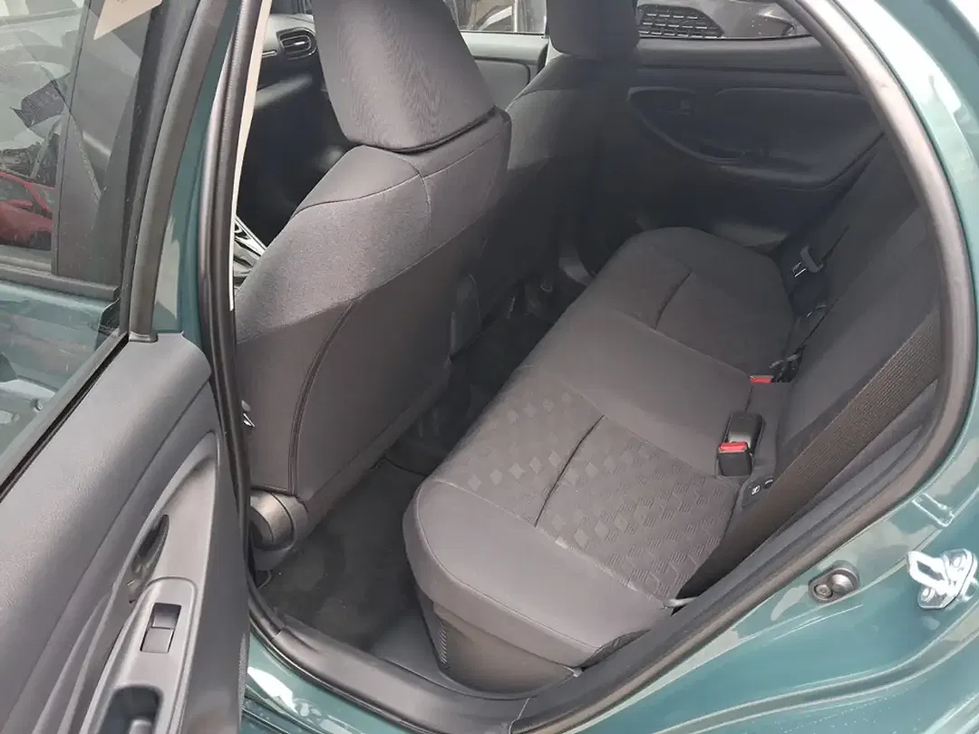 Toyota Yaris - Thumbnail 8