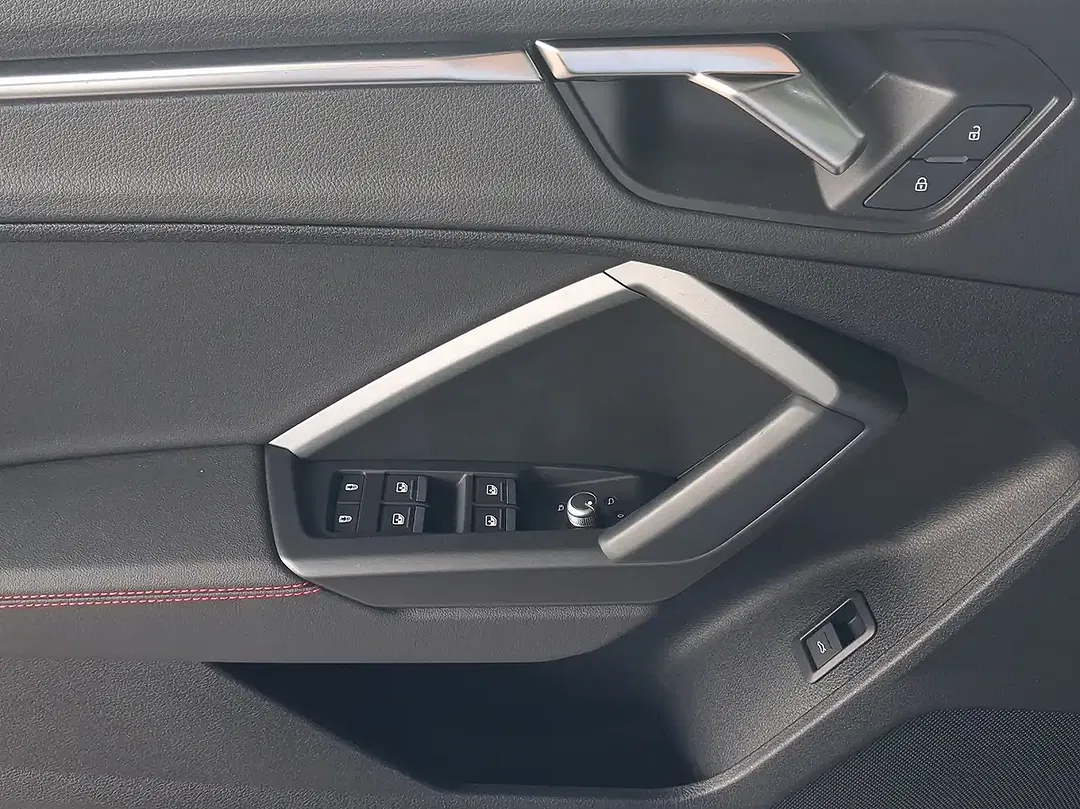 Audi Q3 - Thumbnail 12