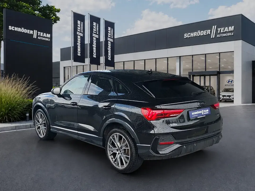 Audi Q3 - Thumbnail 3