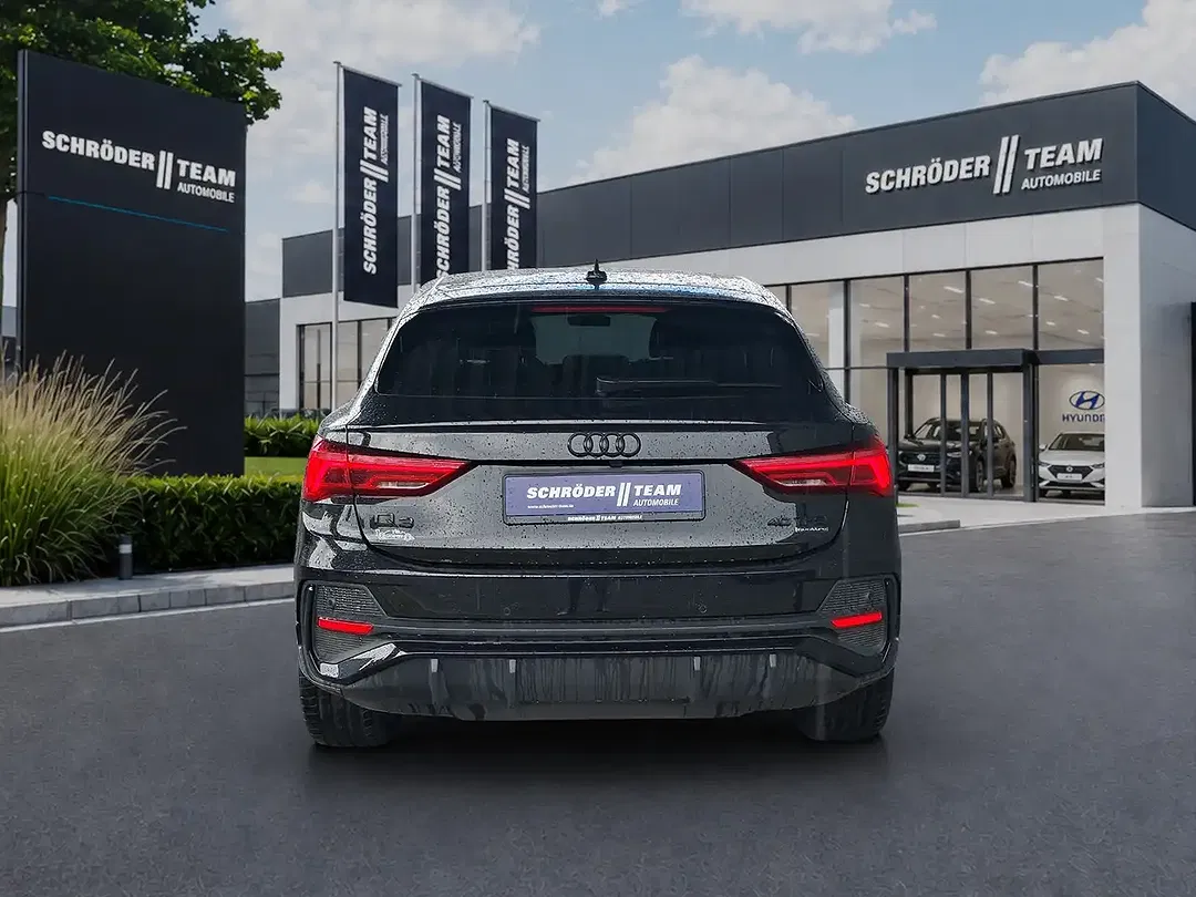 Audi Q3 - Thumbnail 4