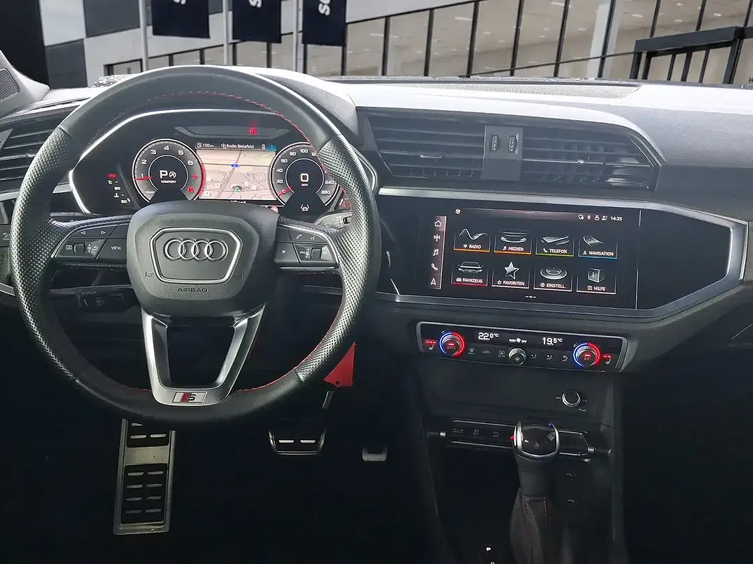 Audi Q3 - Thumbnail 7