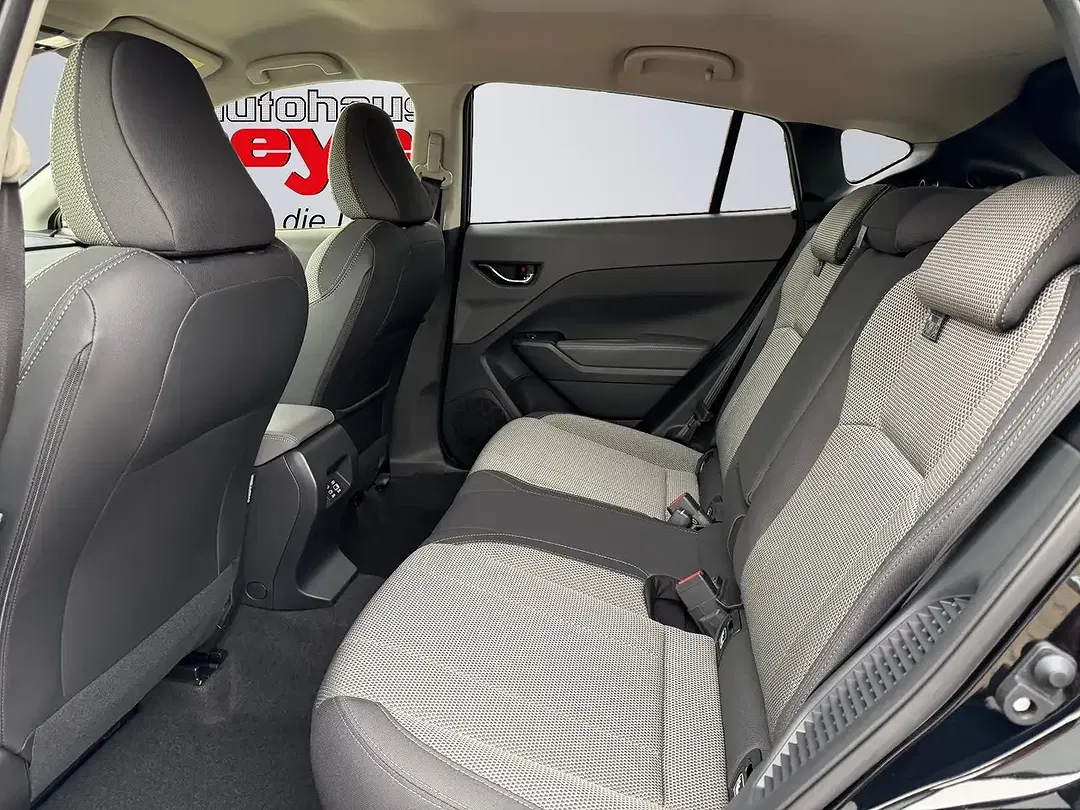 Subaru Crosstrek - Thumbnail 15