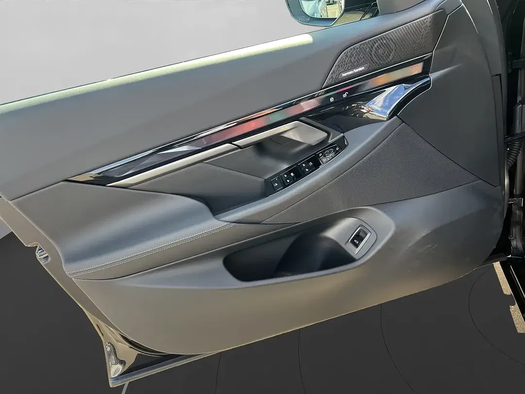 BMW 520 - Thumbnail 12