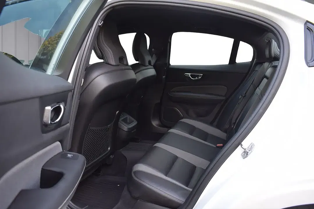 Volvo S60 - Thumbnail 5