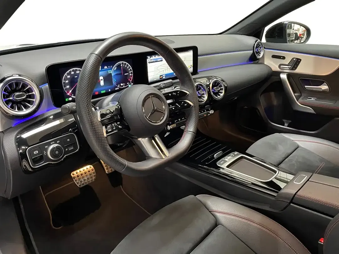 Mercedes-Benz A 250 - Thumbnail 13