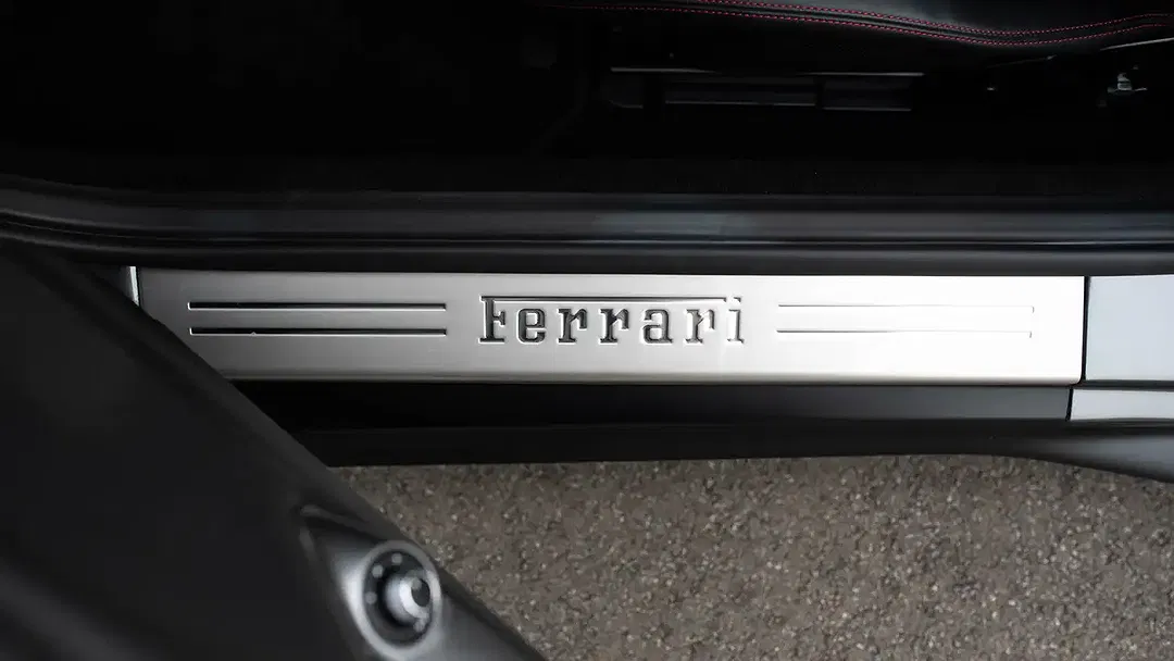 Ferrari 812 - Thumbnail 23