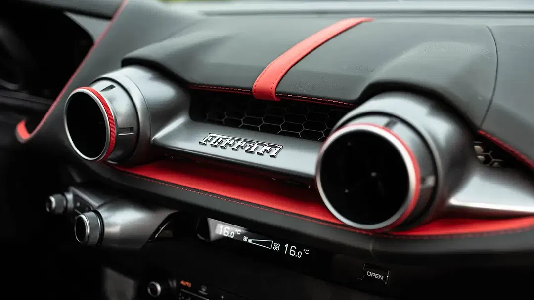 Ferrari 812 - Thumbnail 31
