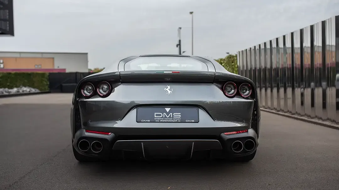 Ferrari 812 - Thumbnail 8