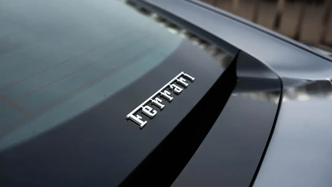 Ferrari 812 - Thumbnail 9