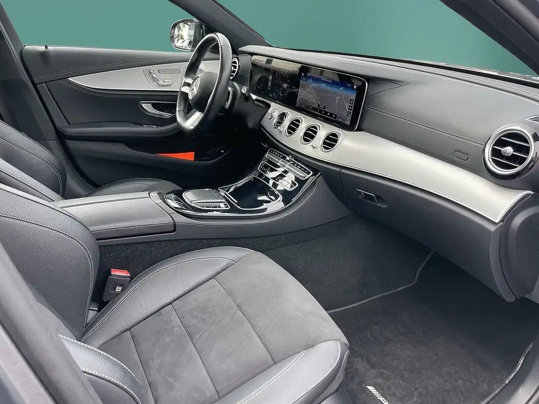 Mercedes-Benz E 300 - Thumbnail 11
