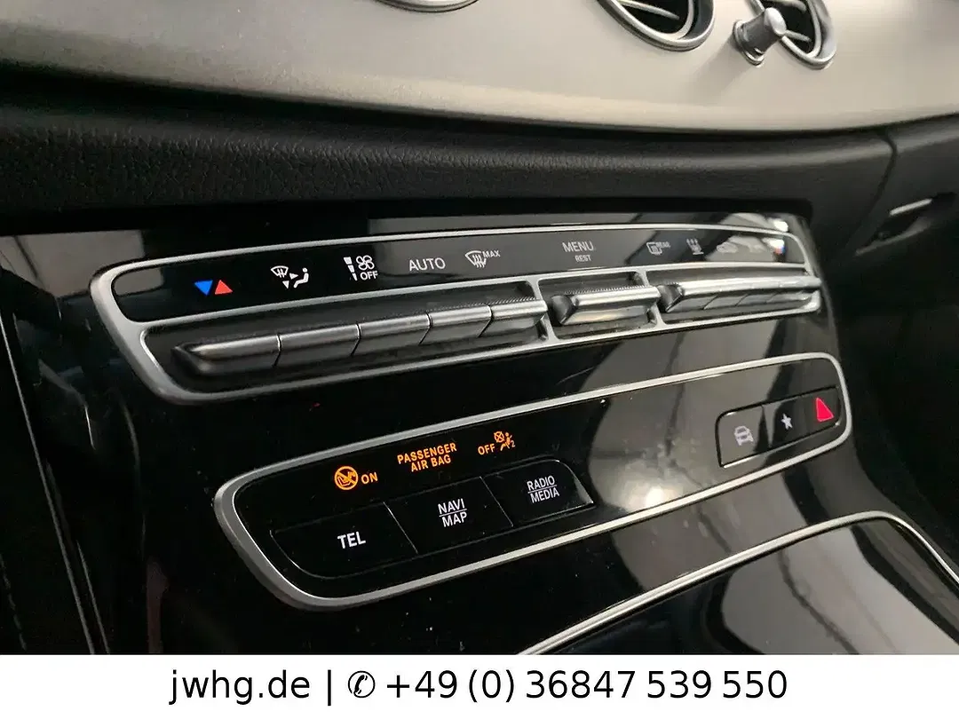 Mercedes-Benz E 300 - Thumbnail 13