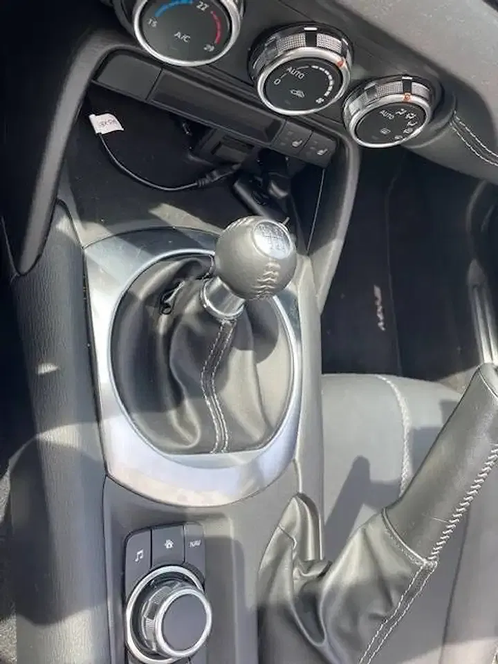 Mazda MX-5 - Thumbnail 11