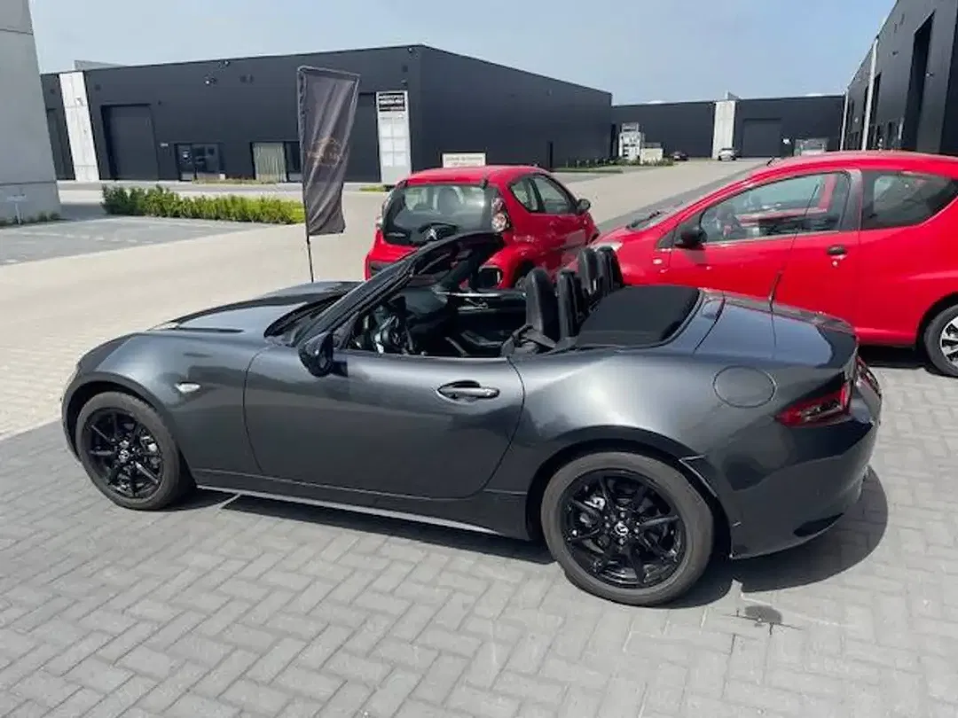 Mazda MX-5 - Thumbnail 3