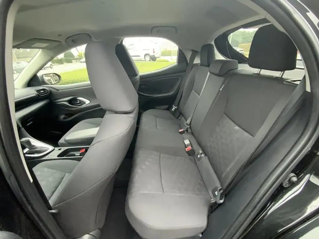Toyota Yaris - Thumbnail 9