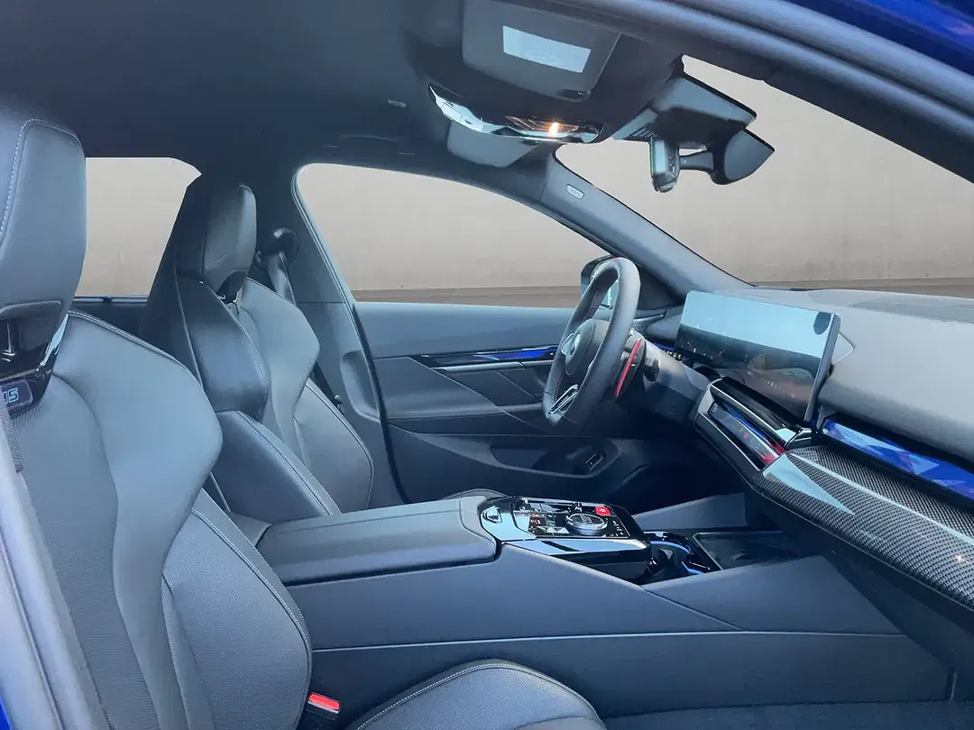 BMW M5 - Thumbnail 10