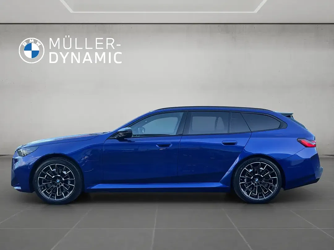 BMW M5 - Thumbnail 3