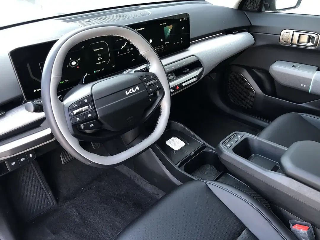 Kia EV4 - Thumbnail 6