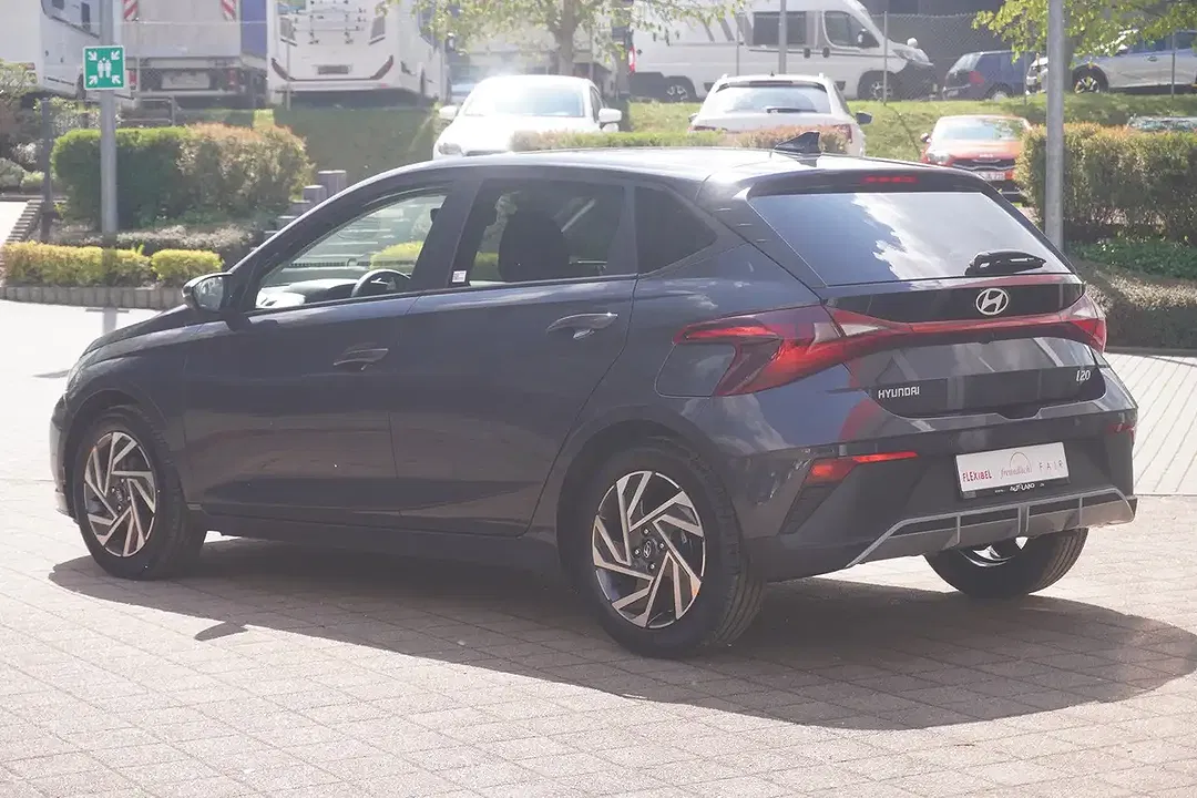 Hyundai i20 - Thumbnail 2