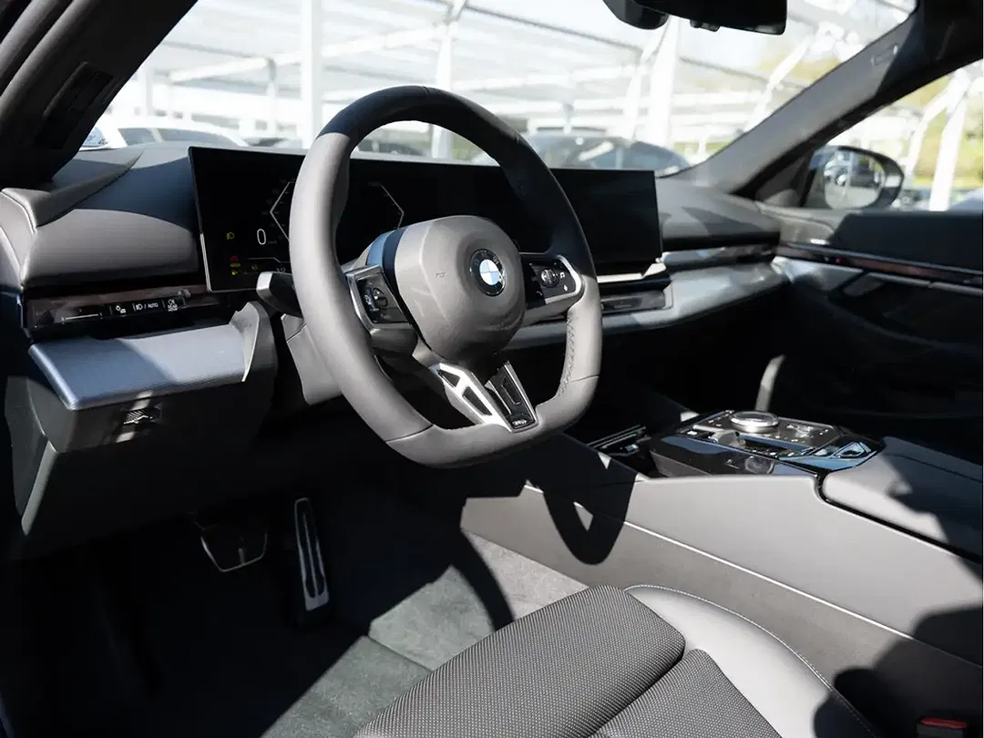 BMW 520 - Thumbnail 8