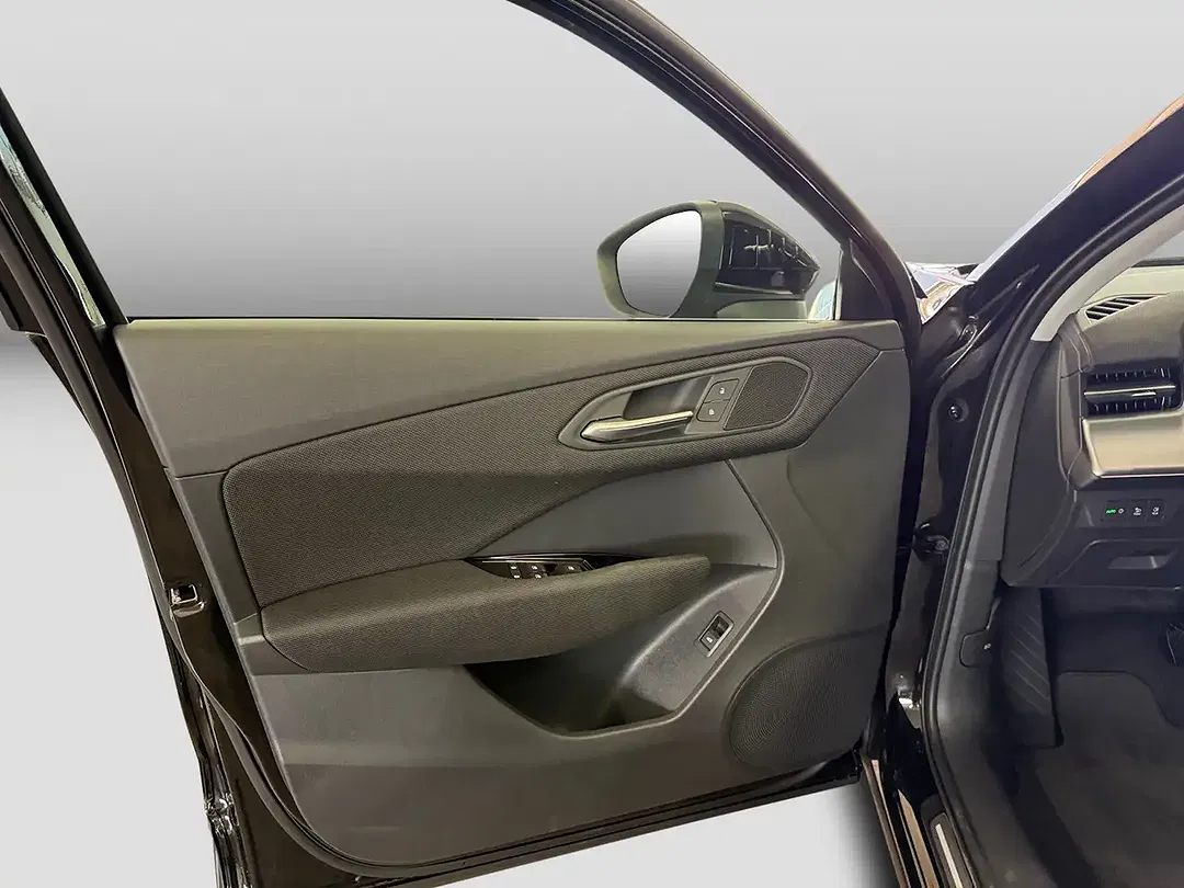 Audi Q3 - Thumbnail 13