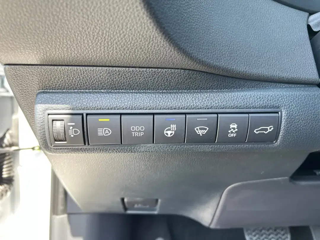 Toyota Corolla - Thumbnail 11