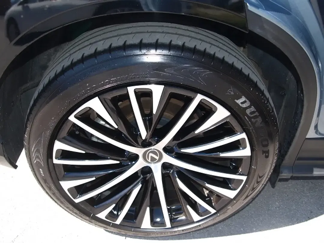 Lexus RZ - Thumbnail 11