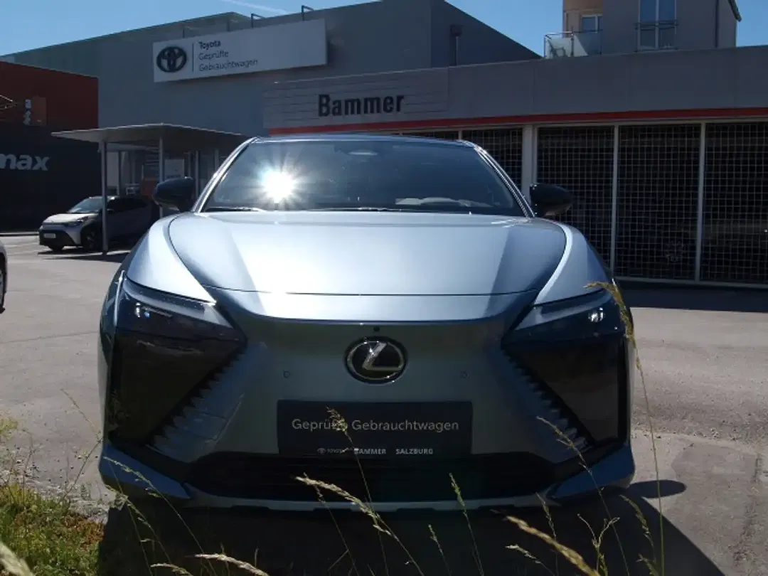 Lexus RZ - Thumbnail 2