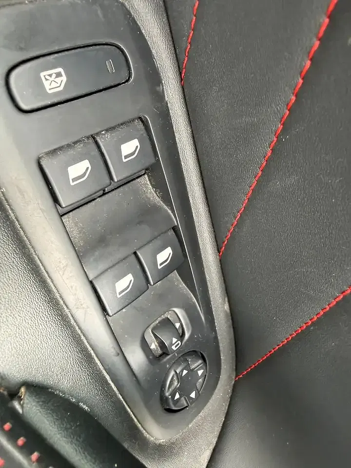 Peugeot 308 - Thumbnail 5
