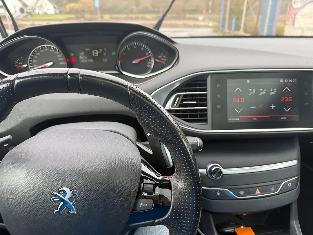 Peugeot 308 - Thumbnail 9