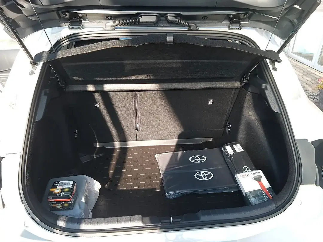 Toyota Corolla - Thumbnail 20