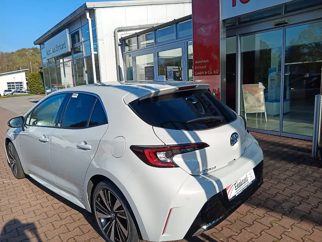 Toyota Corolla - Thumbnail 3