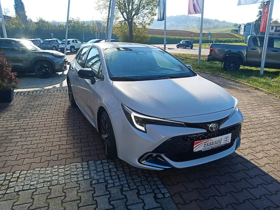 Toyota Corolla - Thumbnail 6