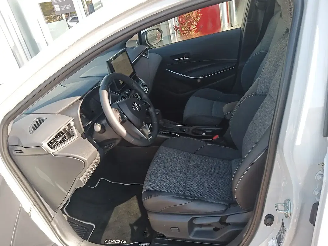 Toyota Corolla - Thumbnail 8