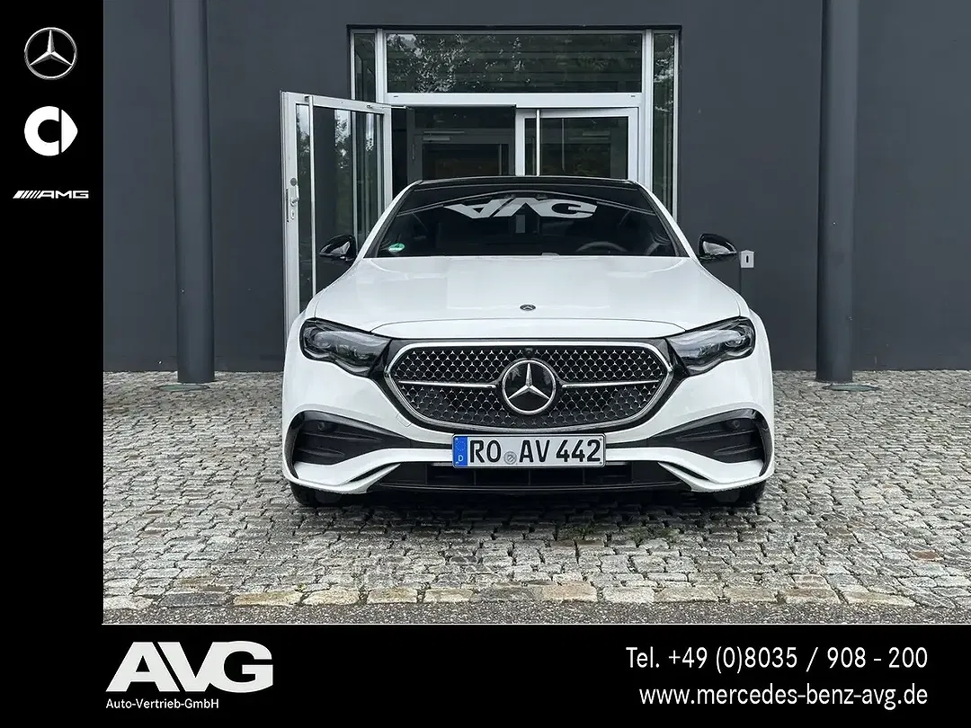 Mercedes-Benz E 220 - Thumbnail 2
