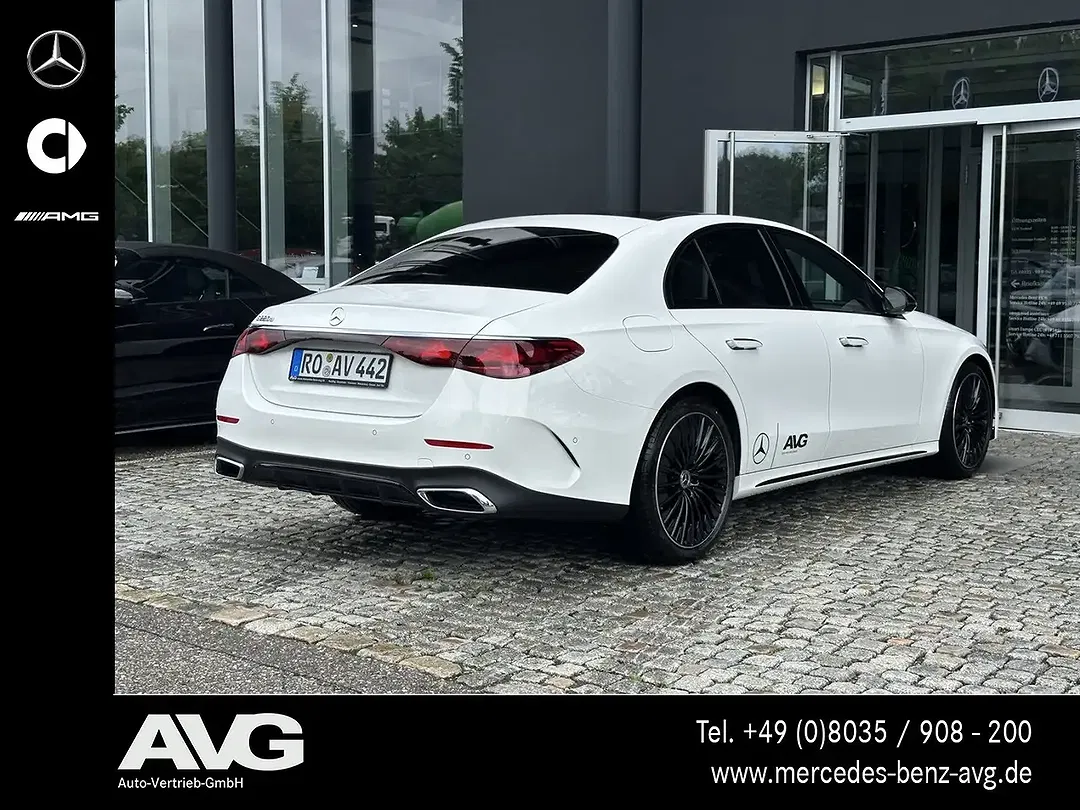 Mercedes-Benz E 220 - Thumbnail 4