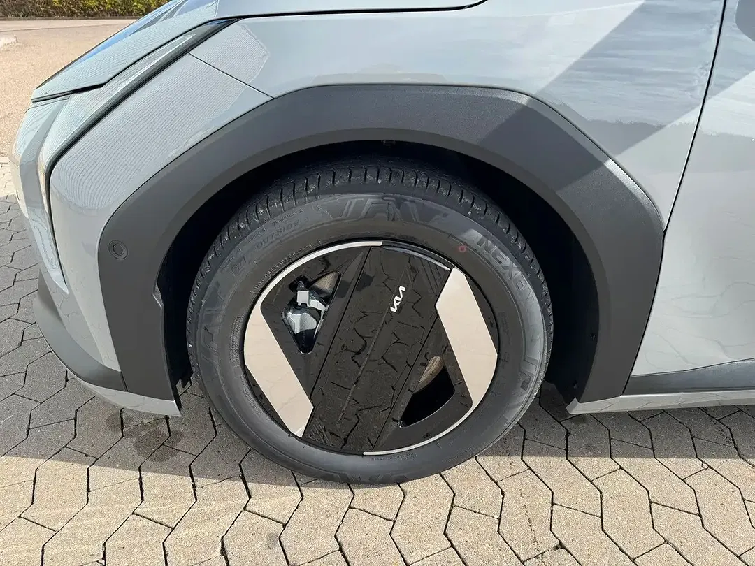 Kia EV4 - Thumbnail 8
