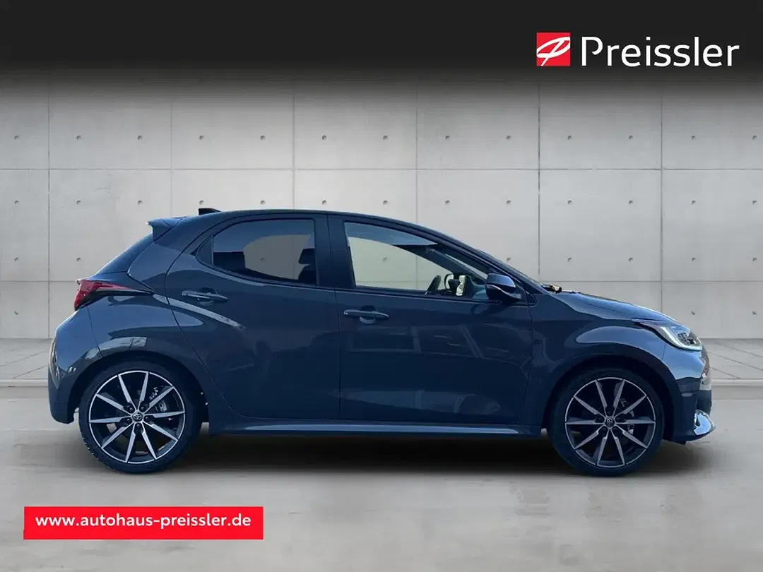 Toyota Yaris - Thumbnail 10