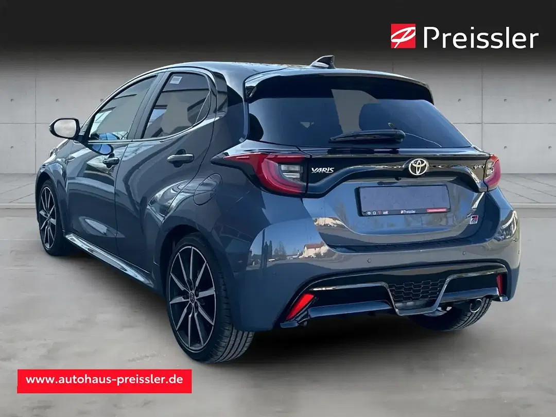 Toyota Yaris - Thumbnail 2