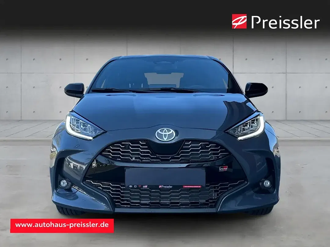 Toyota Yaris - Thumbnail 9