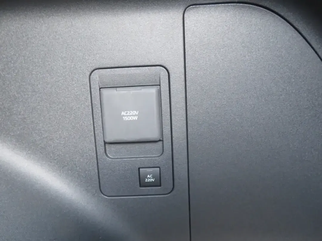 Subaru Solterra - Thumbnail 10
