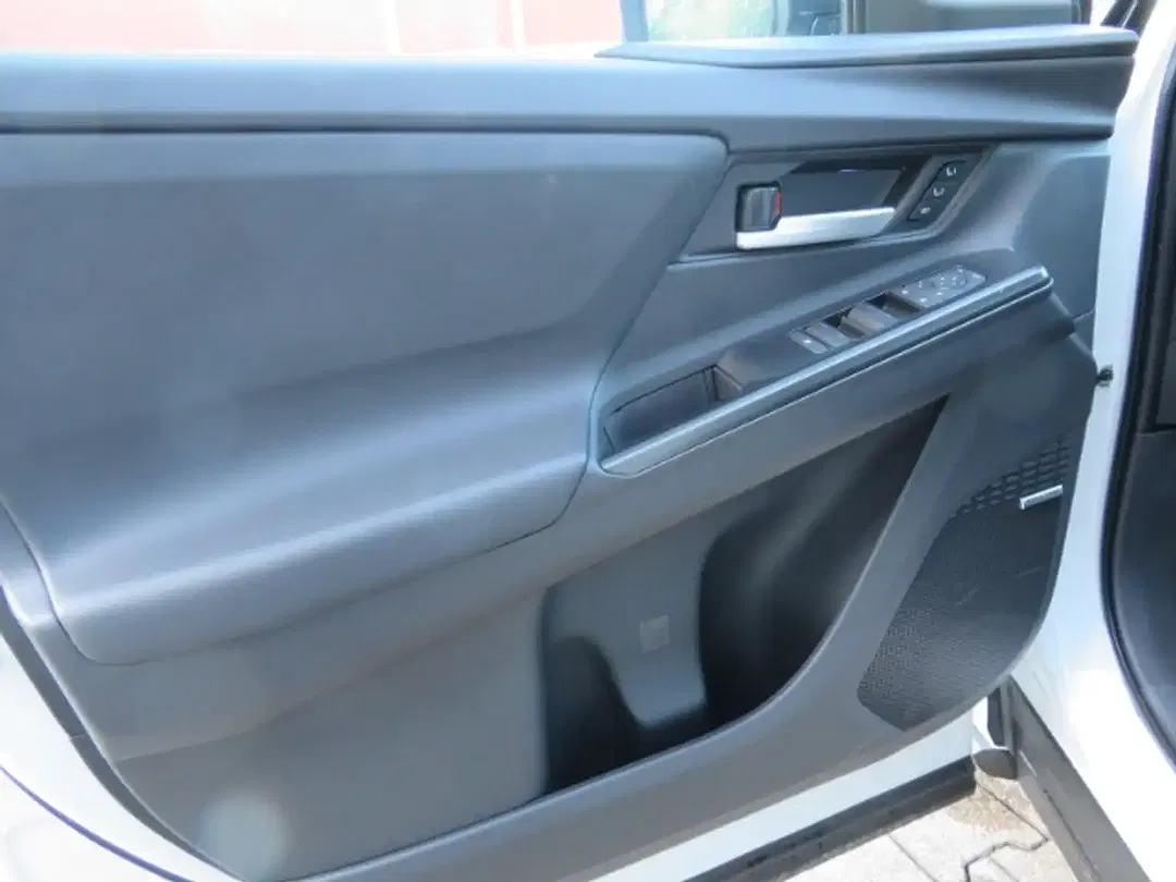 Subaru Solterra - Thumbnail 12