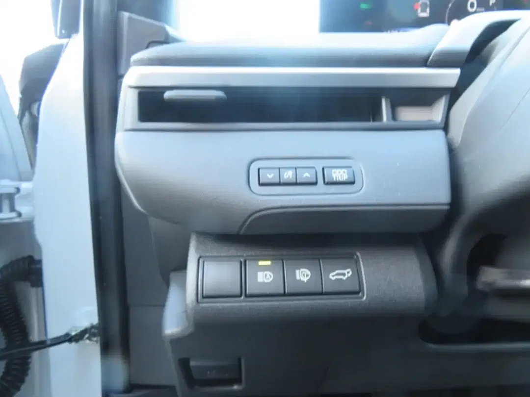 Subaru Solterra - Thumbnail 15