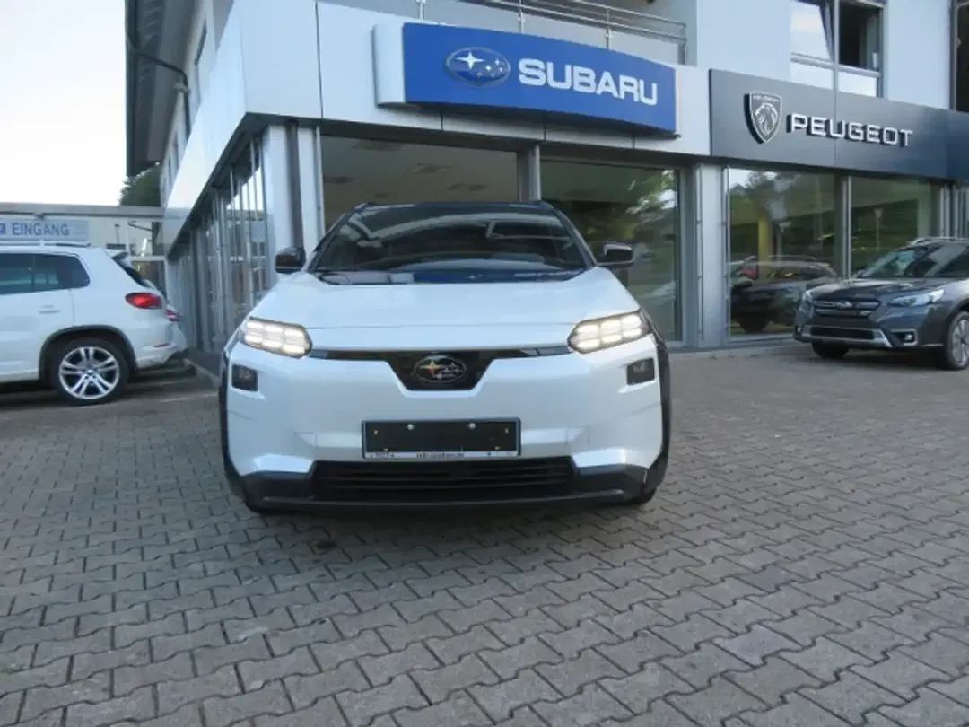 Subaru Solterra - Thumbnail 2
