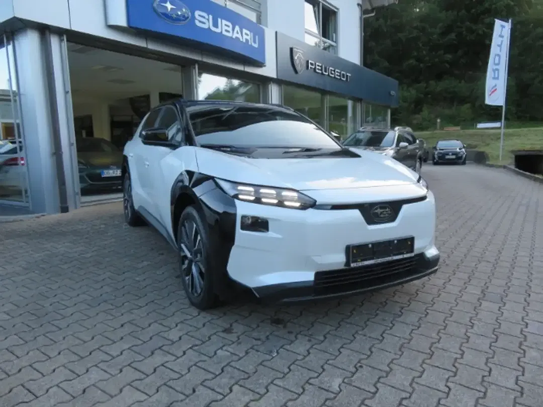 Subaru Solterra - Thumbnail 3