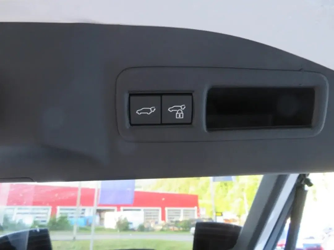 Subaru Solterra - Thumbnail 9