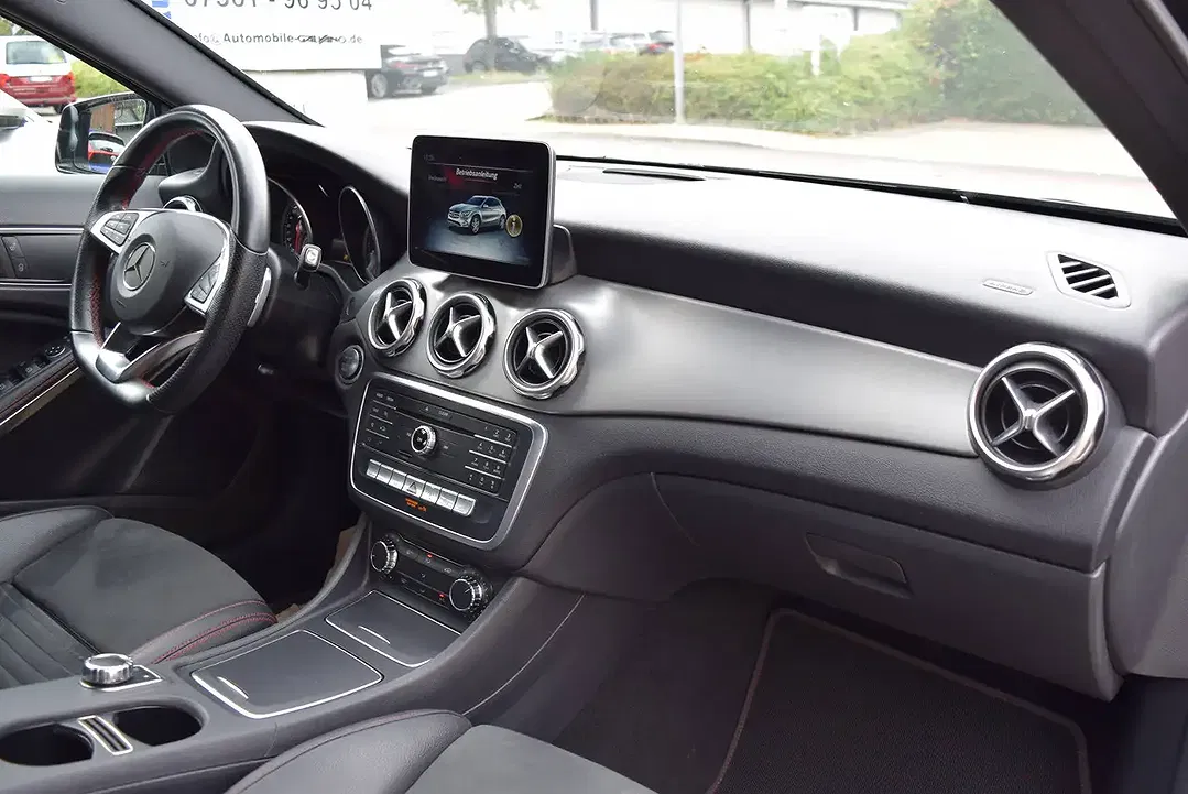Mercedes-Benz GLA 200 - Thumbnail 11