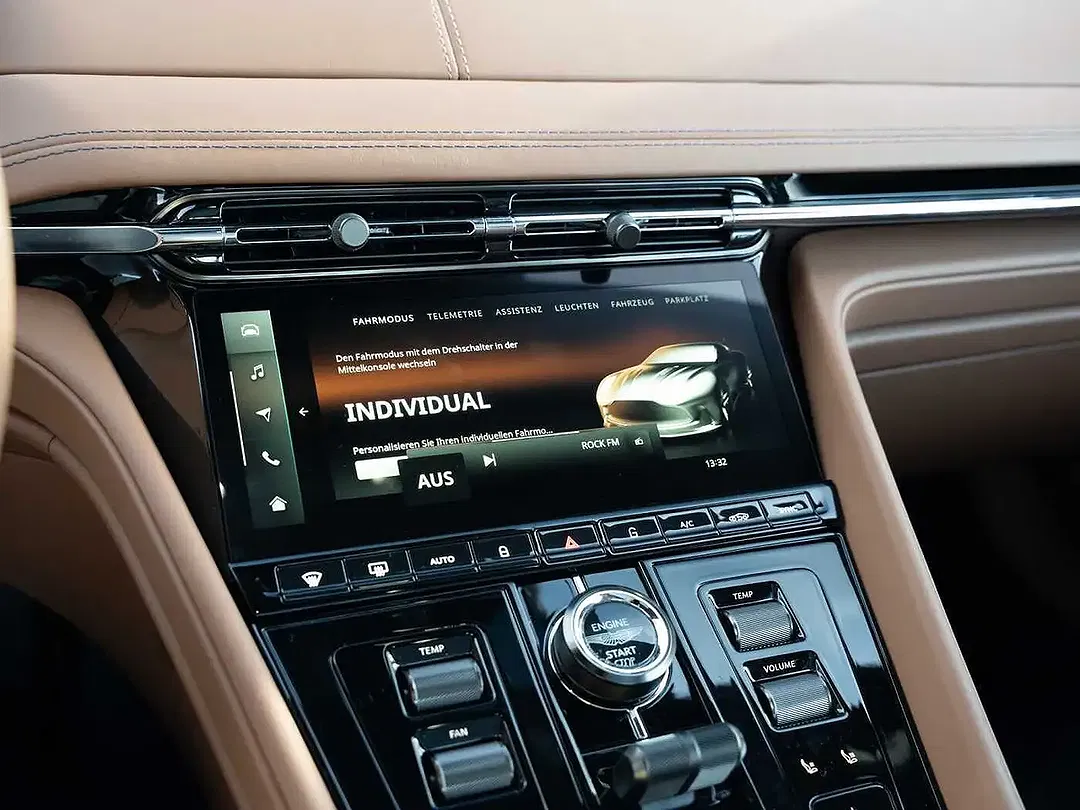 Aston Martin DB12 - Thumbnail 10