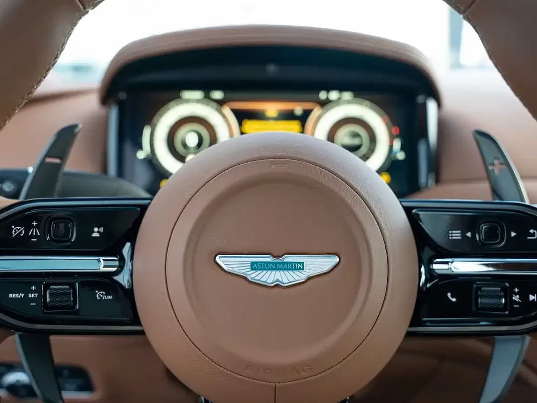 Aston Martin DB12 - Thumbnail 11