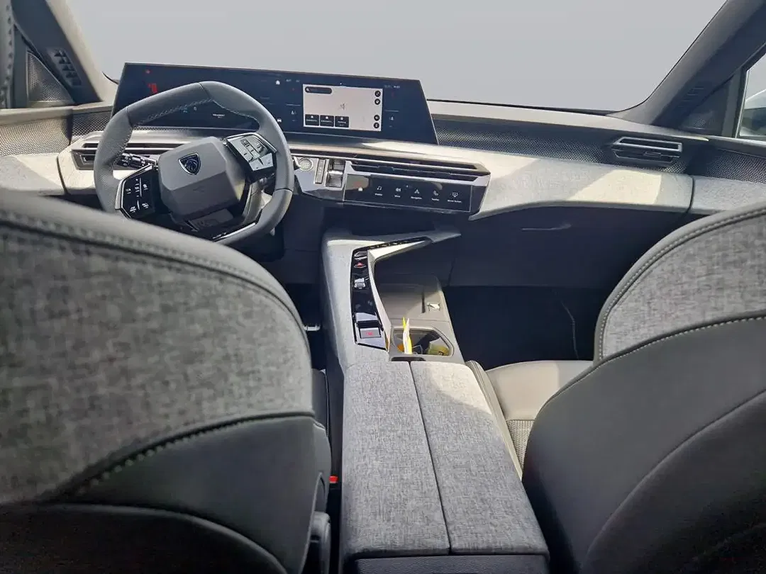 Peugeot 5008 - Thumbnail 11