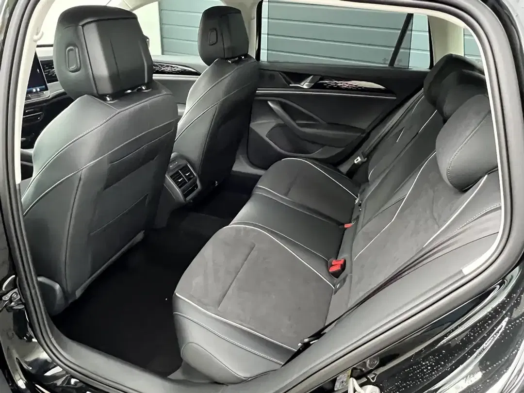 Volkswagen Passat Variant - Thumbnail 8